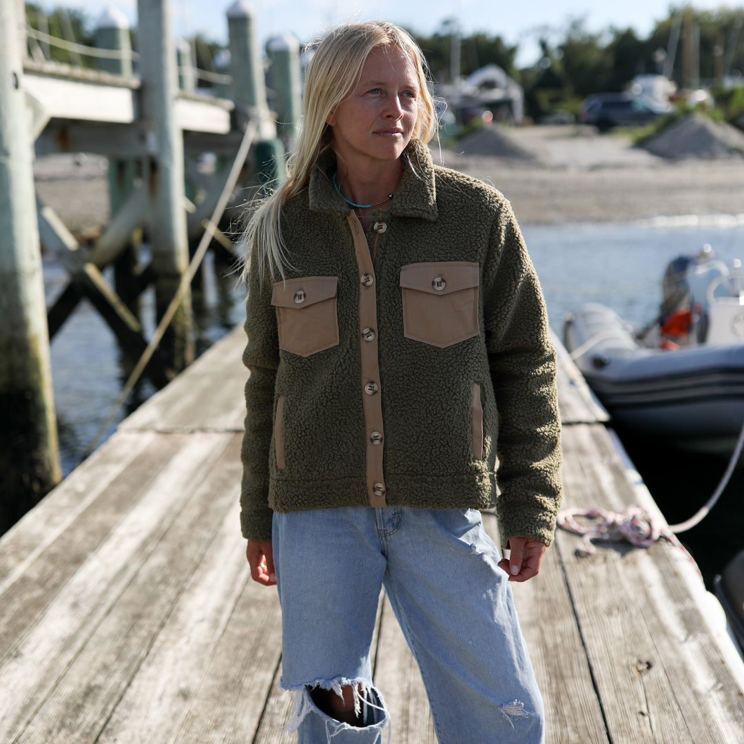 Women's Adventure Trucker