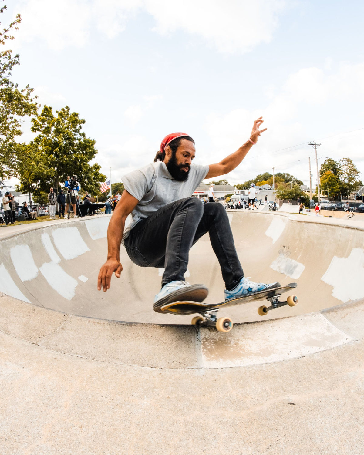 Skater carving the bowl at the Marshfield skatepark during the Shark Belly Classic